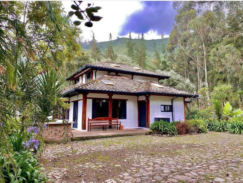Hacienda San Juan De La Vega Bed & Breakfast Otavalo Exterior photo